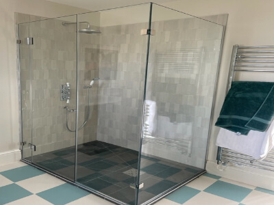 Frameless Shower Screen